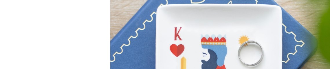 Fathers Day wholesale gifts with regal and playing card themes, including mugs, pint glasses and tokens for dad. Ideal for retailers seeking fun, affordable dad gifts.