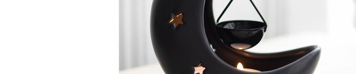 Novelty oil burners in fun shapes like snails, strawberries and haunted houses. Makes home fragrance playful and personal. Ideal for gifting, no MOQ, ships worldwide.