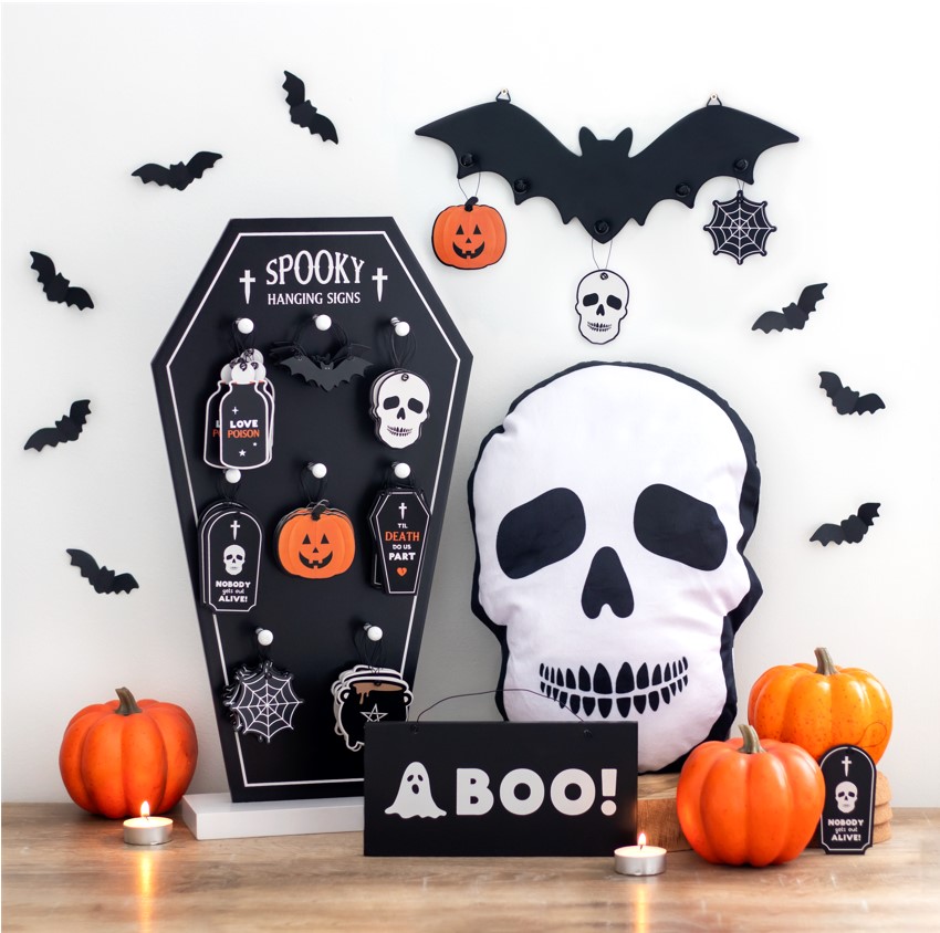 Spooky Hanging Signs Spooky Hanging Signs